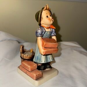 Vintage Hummel 1955 "The Builder" Figurine #305
